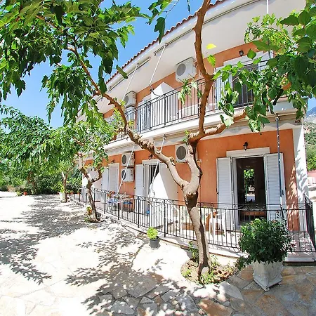 Emilia Apartment *