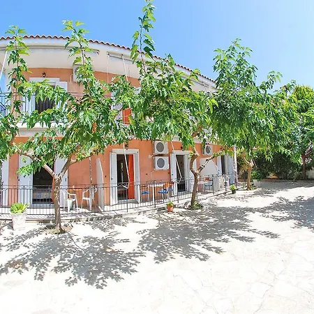 Emilia * Trapezaki (Kefalonia)