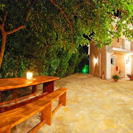 Emilia * Trapezaki (Kefalonia)