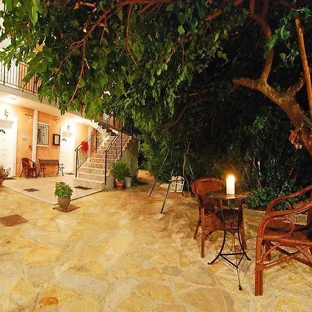 Emilia * Trapezaki (Kefalonia)