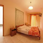 Emilia * Trapezaki (Kefalonia)